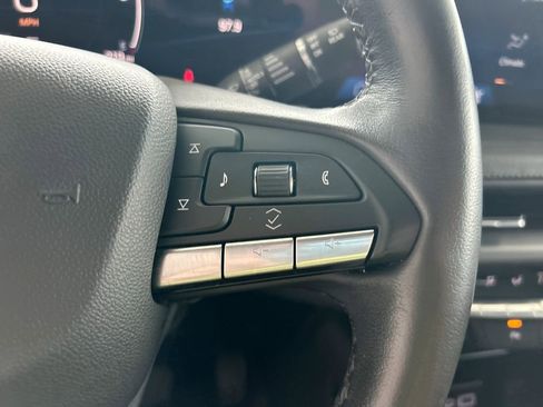 Used 2025 Cadillac XT4 Premium Luxury image 19