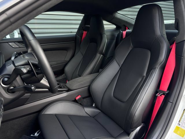 Certified 2025 Porsche 911 Carrera GTS RWD image 5