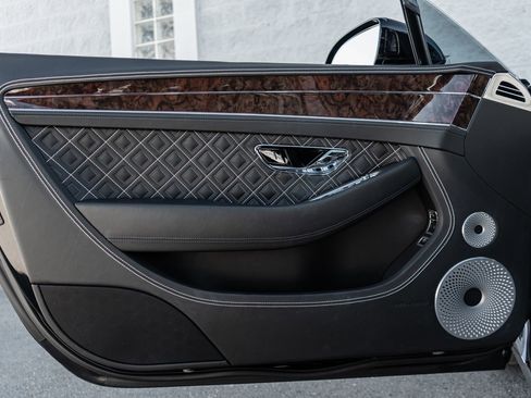 Used 2023 Bentley Continental GT Speed image 24