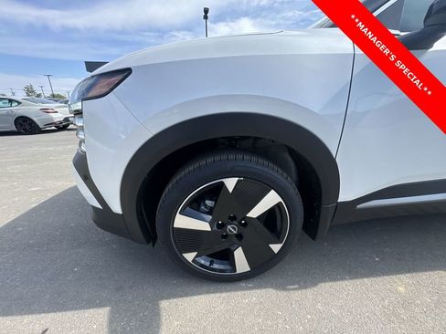 New 2025 Nissan Kicks SR w/ SR Premium Package image 10