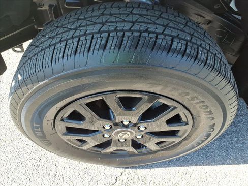 Used 2024 Toyota Tacoma SR5 AWD/4WD image 11