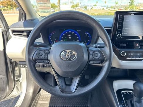 Used 2022 Toyota Corolla LE image 8