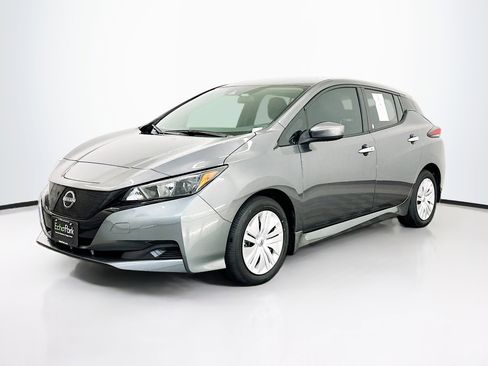 Used 2025 Nissan Leaf S image 3