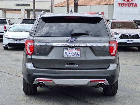 Used 2017 Ford Explorer XLT FWD image 7