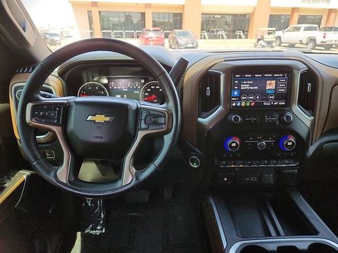 Used 2022 Chevrolet Silverado 2500 High Country w/ Z71 Off-Road Package AWD/4WD image 11