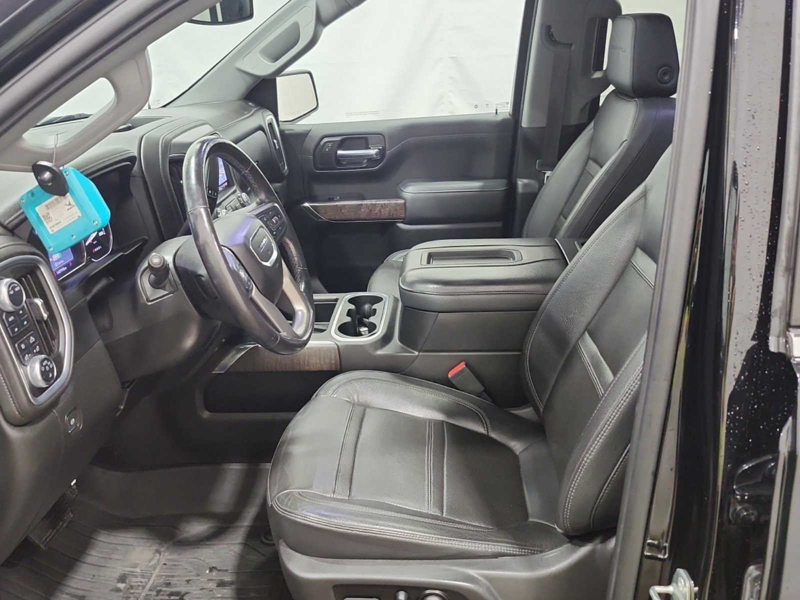 Used 2022 GMC Sierra 1500 Denali w/ Denali Premium Package AWD/4WD image 9