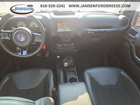 Used 2017 Jeep Wrangler Unlimited Sahara AWD/4WD image 13