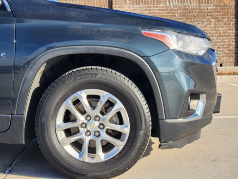 Used 2018 Chevrolet Traverse LT image 10