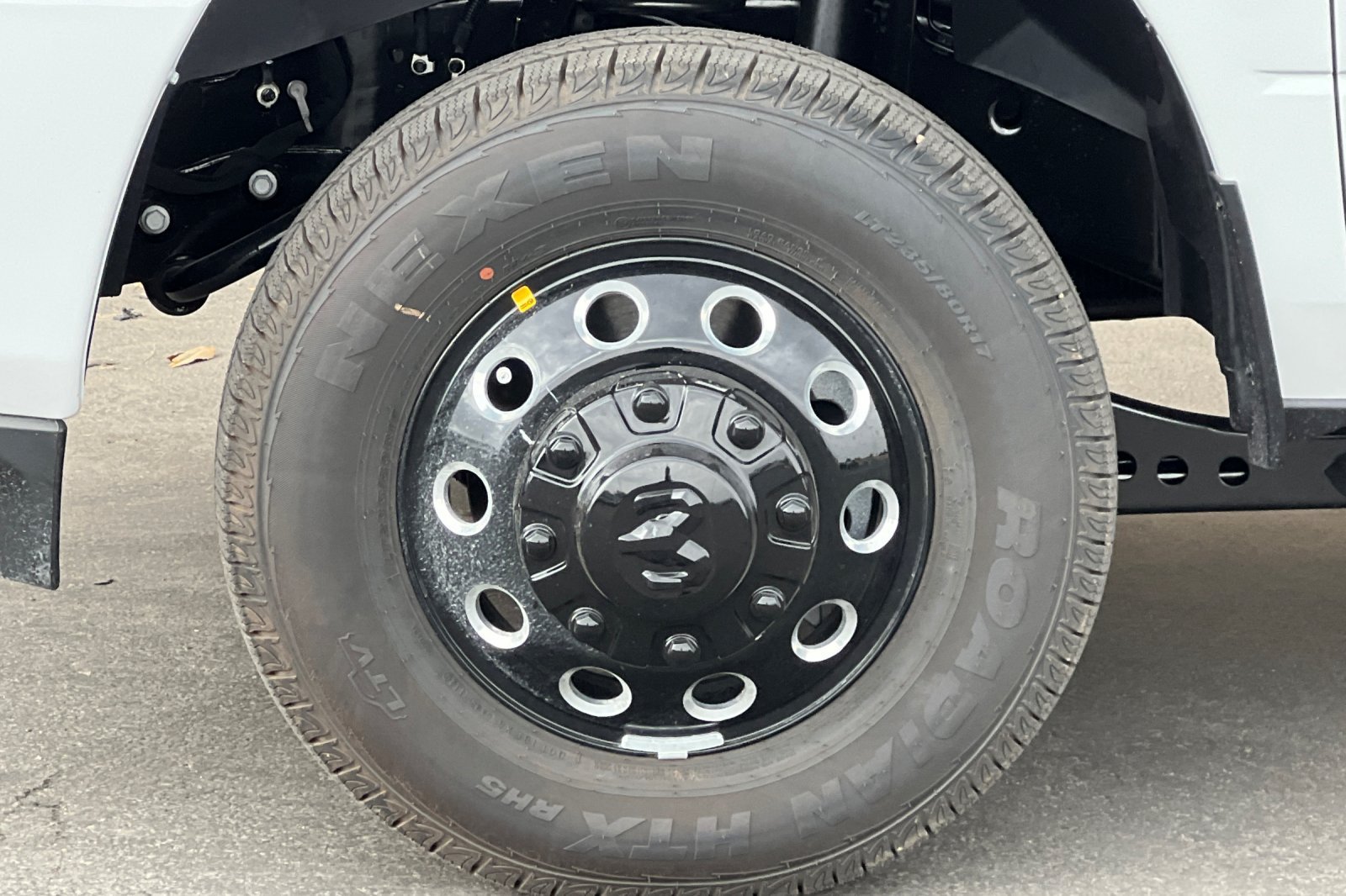 New 2026 RAM 3500 Laramie AWD/4WD image 9
