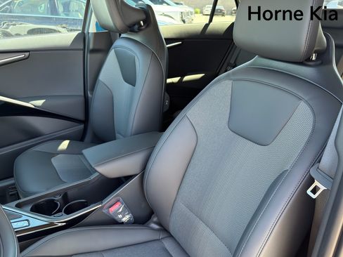 New 2026 Kia Niro EX FWD image 10
