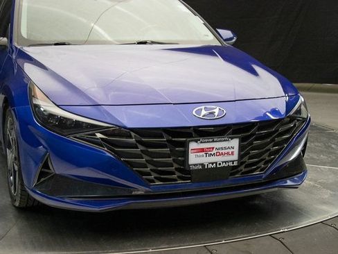 Used 2023 Hyundai Elantra Limited w/ Cargo Package FWD image 3