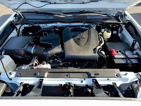 Used 2022 Toyota Tacoma SR5 RWD image 22