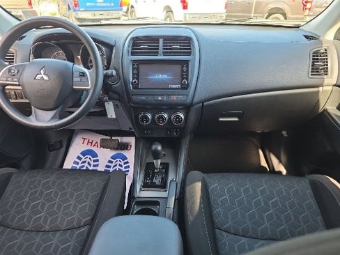 Used 2025 Mitsubishi Outlander Sport ES image 2