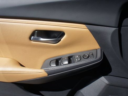 Used 2024 Nissan Sentra SV w/ SV Premium Package FWD image 22