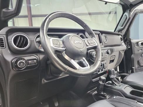 Used 2021 Jeep Wrangler Unlimited Sahara w/ Cold Weather Group AWD/4WD image 19