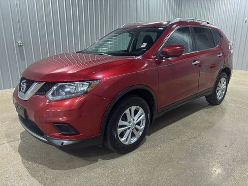 Used 2016 Nissan Rogue SV image 1