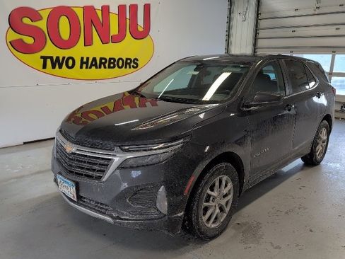 Used 2022 Chevrolet Equinox LT image 1