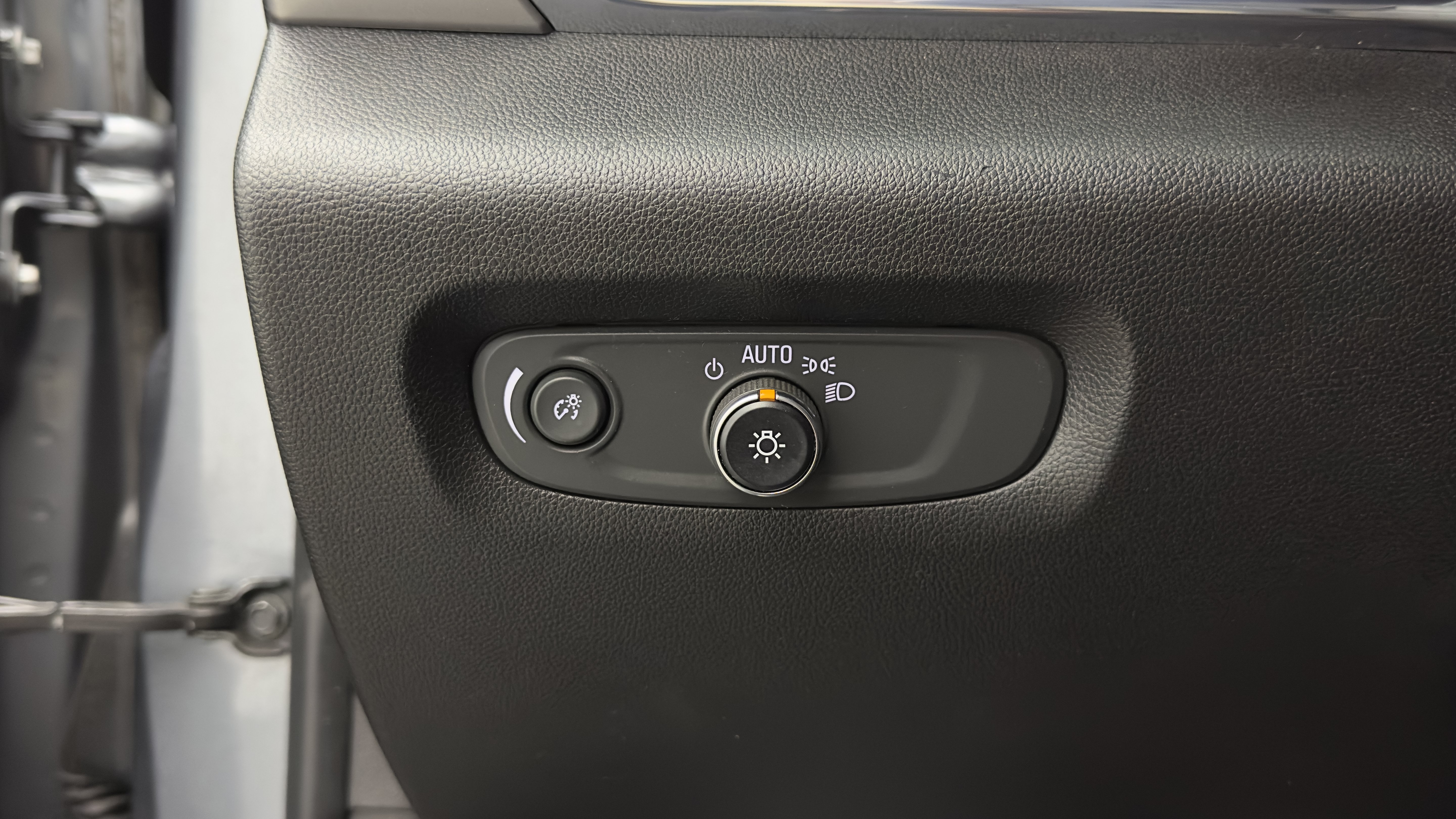 Used 2018 Chevrolet Traverse LS FWD image 15