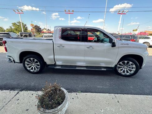 Used 2021 Chevrolet Silverado 1500 High Country w/ Technology Package image 10