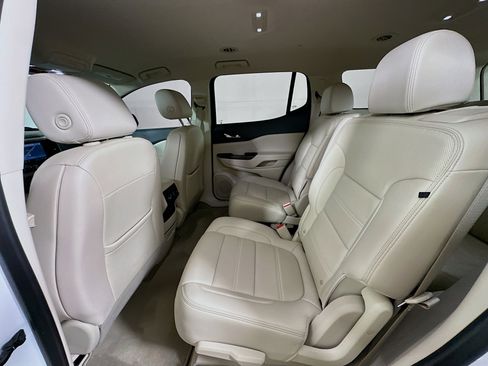 Used 2021 GMC Acadia Denali w/ Denali Technology Package FWD image 28