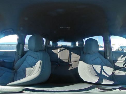 Used 2025 Chevrolet Equinox LT image 40