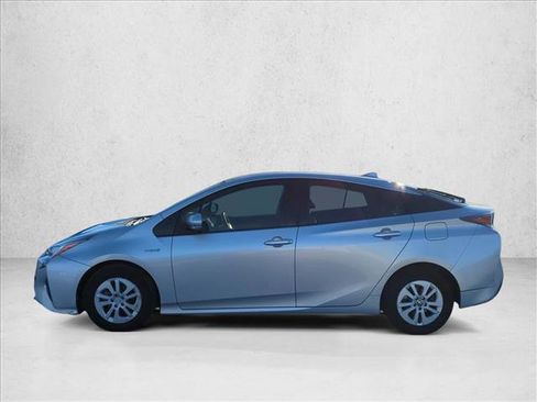 Used 2017 Toyota Prius Two image 5