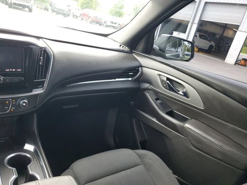 Used 2023 Chevrolet Traverse LT FWD image 14