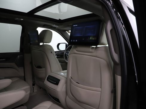 Used 2024 Cadillac Escalade ESV Sport Platinum w/ LPO, ONYX Package AWD/4WD image 14