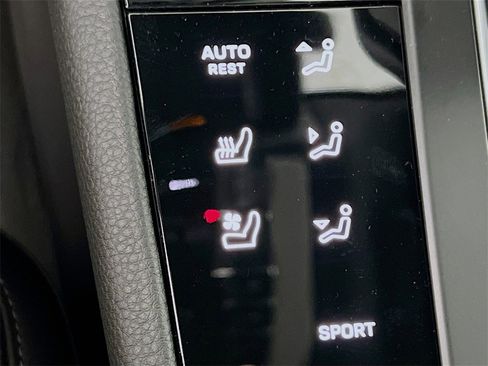 New 2026 Porsche Macan image 23