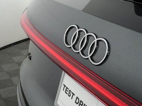 New 2025 Audi Q5 Prestige image 38