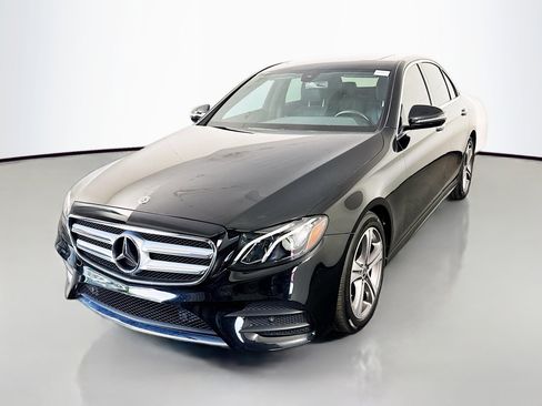 Used 2020 Mercedes-Benz E 350 Sedan w/ Premium Package image 4