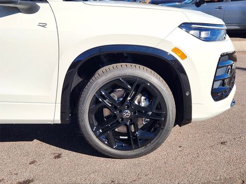 New 2026 Volkswagen Tiguan SE R-Line image 28