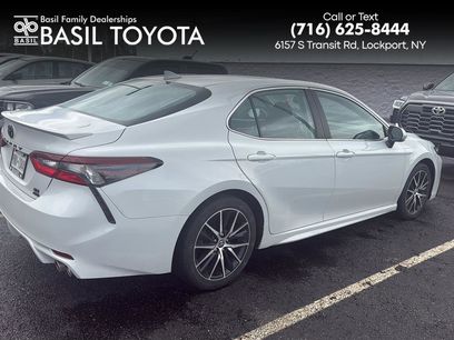 Used 2022 Toyota Camry SE w/ Cold Weather Package
