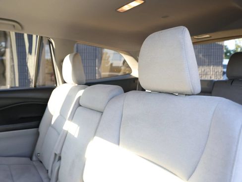 Used 2019 Honda Pilot LX image 18