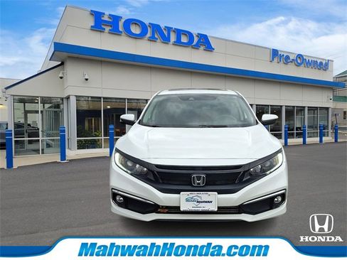 Used 2019 Honda Civic EX image 2