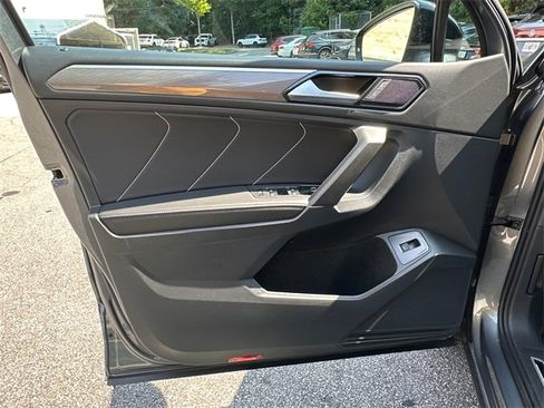 Certified 2024 Volkswagen Tiguan SE R-Line image 10