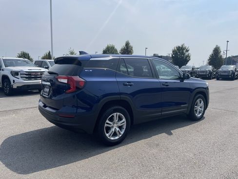 Used 2023 GMC Terrain SLE image 7