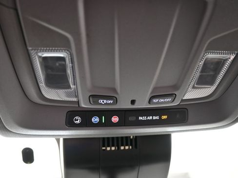 Used 2024 Chevrolet Silverado 2500 LT w/ Convenience Package image 30