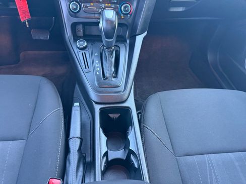 Used 2016 Ford Focus SE image 36