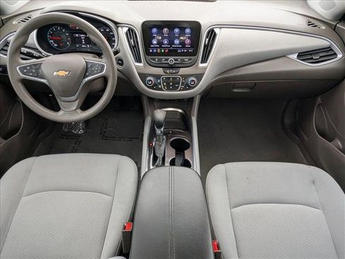 Used 2022 Chevrolet Malibu LT FWD image 17