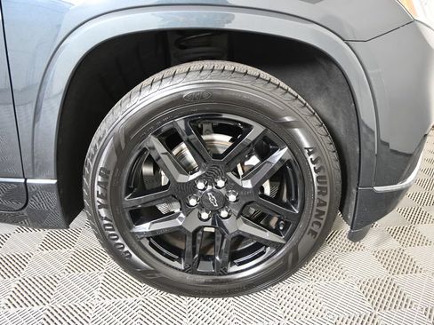 Used 2019 Chevrolet Traverse Premier w/ LPO, Blackout Package AWD/4WD image 11