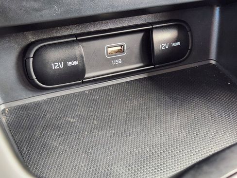 Certified 2025 Kia Soul LX FWD image 27