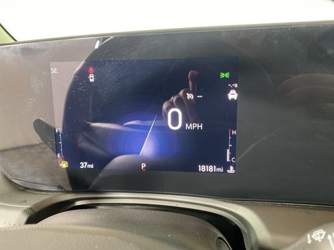 Used 2024 Buick Encore GX Preferred w/ Comfort Package image 3