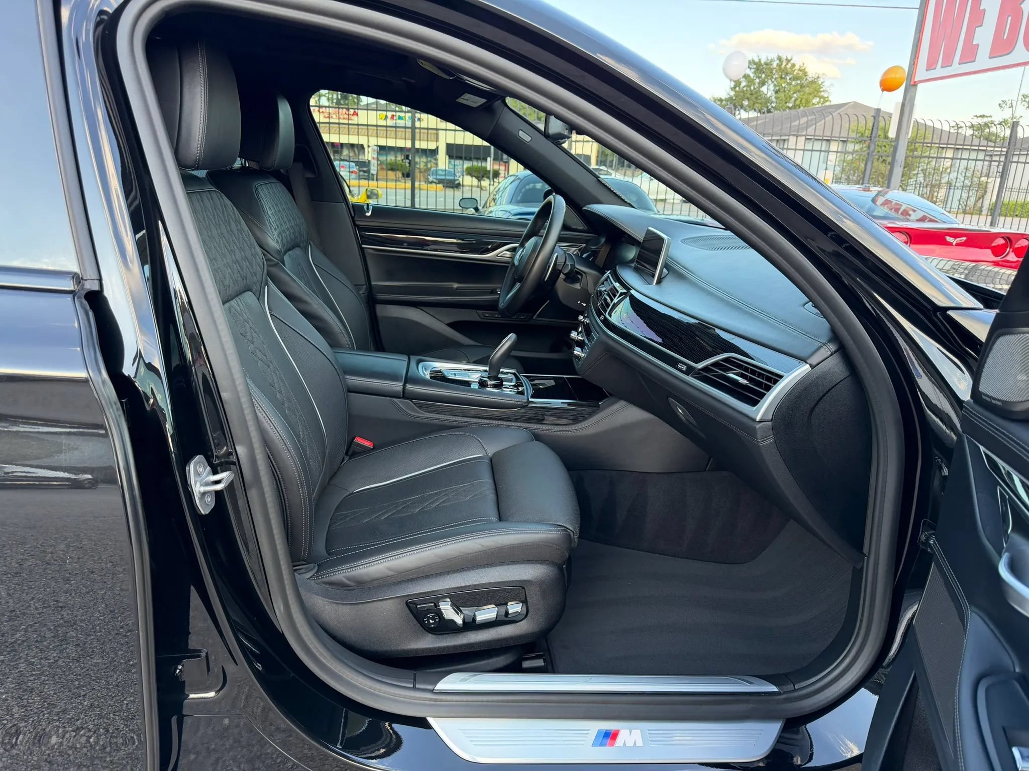 Used 2020 BMW 750i xDrive w/ Autobahn Package AWD/4WD image 18