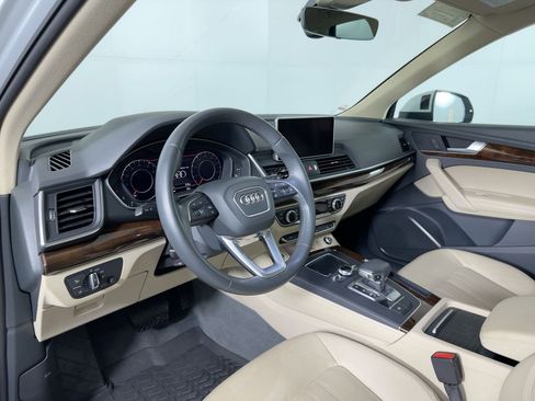 Used 2020 Audi Q5 2.0T Premium Plus w/ Premium Plus Package image 3