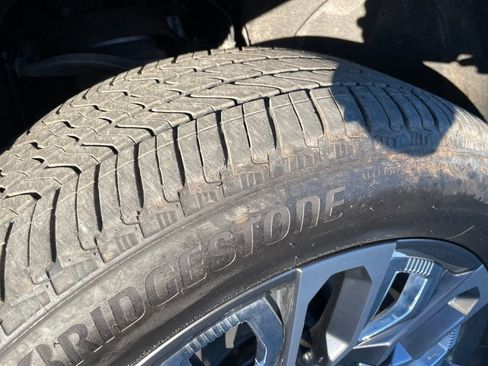 Used 2024 GMC Yukon Denali Ultimate image 29