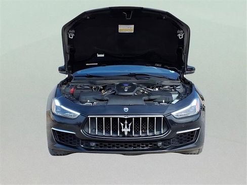 Used 2018 Maserati Ghibli S GranLusso image 23