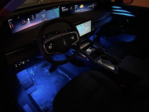 New 2026 Lincoln Nautilus Premier image 9