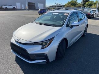 Used 2020 Toyota Corolla SE w/ SE Premium Package FWD video 1
