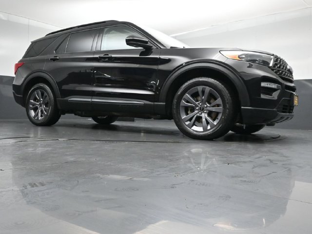 Certified 2024 Ford Explorer XLT w/ Equipment Group 202A AWD/4WD image 39